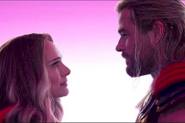 Thor: Amor e Trovão fatura mais de US$ 300 milhões na estreia