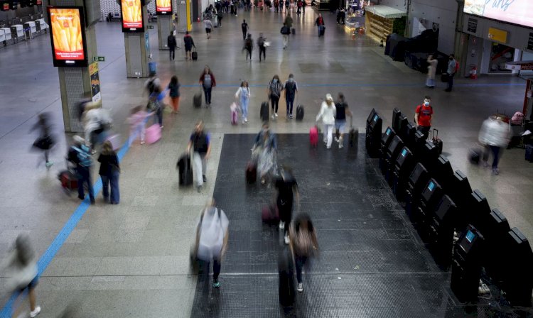 Greve da aviação deixa 113 voos atrasados nos aeroportos de São Paulo Greve da aviação deixa 113 voos atrasados nos aeroportos de São Paulo