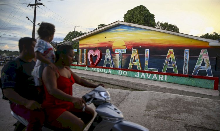 Em Atalaia do Norte, população convive com desemprego e violência